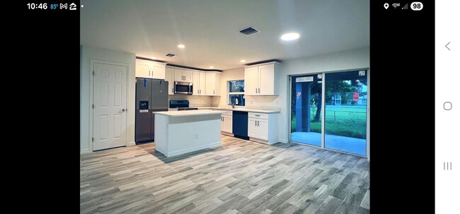 Foto del edificio - 3897 NW 19th Ave