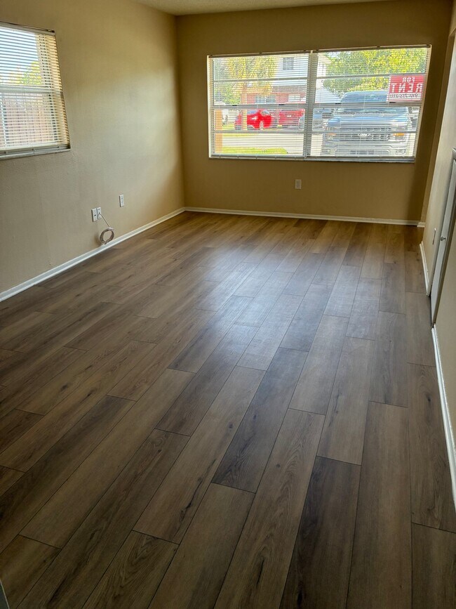 Foto del edificio - 708 65th Ave E