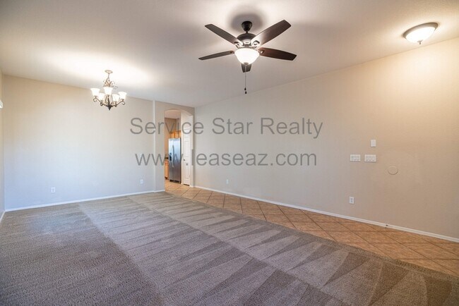 Foto del edificio - 14647 W Gelding Dr