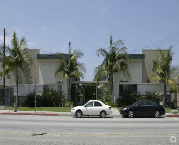 Building Photo - Miramar Apartments