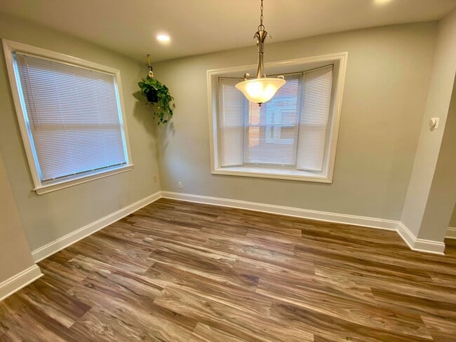 Building Photo - Charming 3 Bedroom/1.5 Bathroom Townhome in Dundalk, MD!