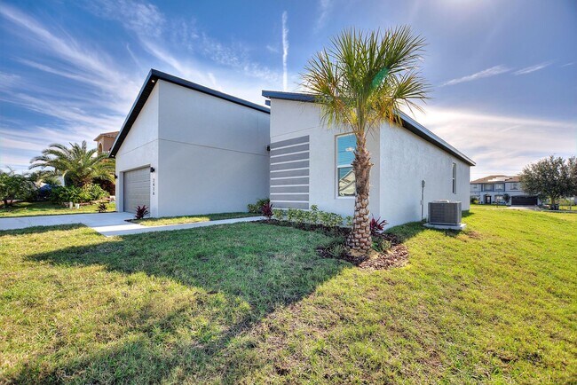 Building Photo - BRAND NEW HOME! Modern, energy efficient h...