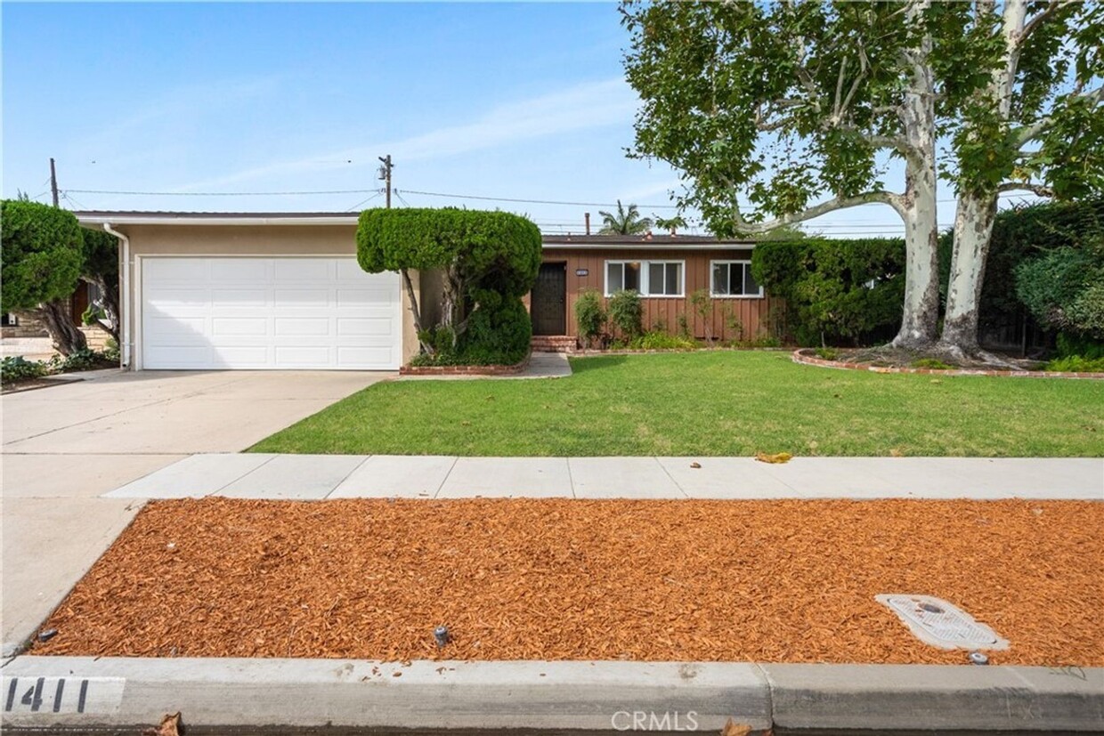 Primary Photo - Home Next to Long Beach State University