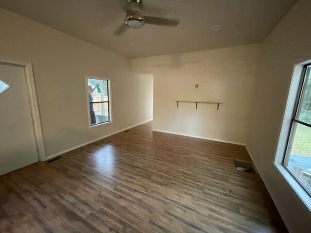 Building Photo - 3059 Safronia Shores Rd