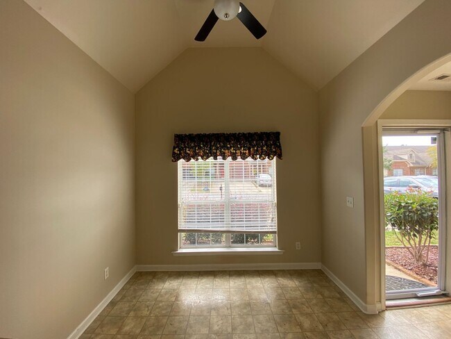 Foto del edificio - Cozy Home with Fenced-In Backyard for Rent in Bessemer! Available to View with 48 Hours Notice!