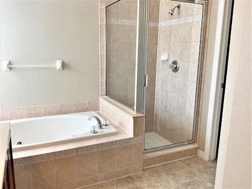 Building Photo - 15564 Lake Bella Vista Dr