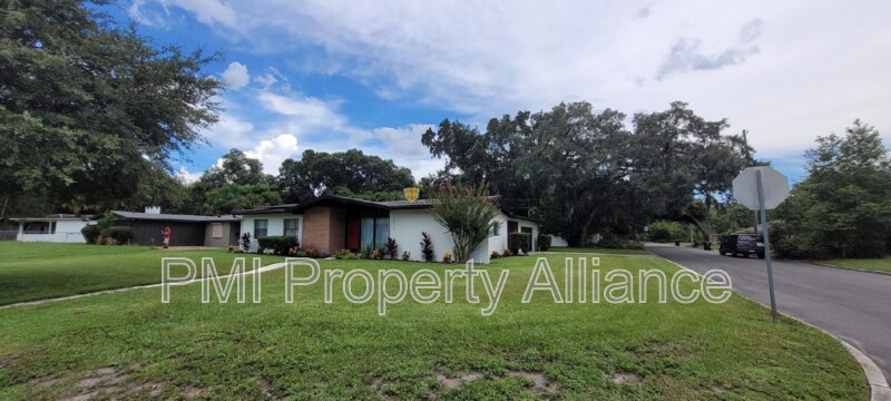 Foto principal - 1824 Rock Lake Dr