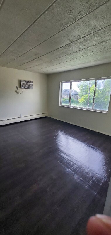 Foto del edificio - 2560 Harrison Ave