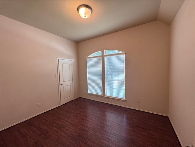 Building Photo - 22010 Rustic Canyon Ln