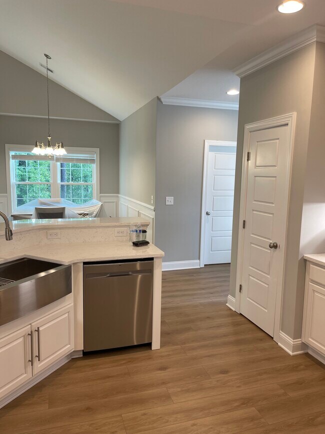 Building Photo - 908 Jackline Pl