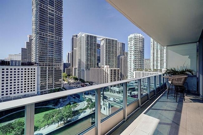 Building Photo - 200 Biscayne Blvd Way