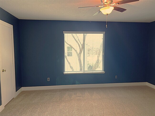 Foto del edificio - 6819 Kingwood Glen Dr