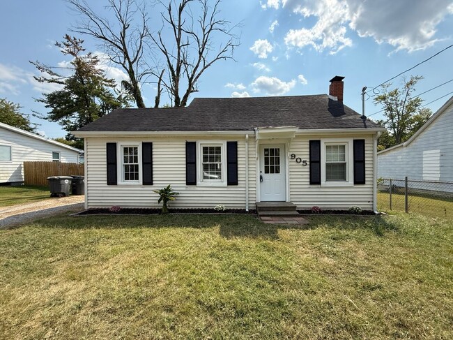 Building Photo - 905 Vanderburgh Ave
