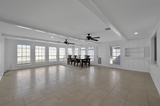 Building Photo - 416 Milwaukee St