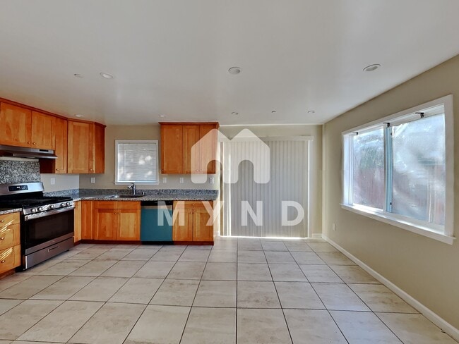 Building Photo - 116 Martin St