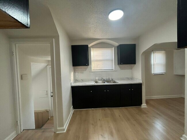 Foto del edificio - 9585 Terry St