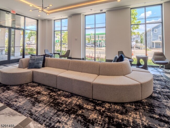 Building Photo - 173 Morris St