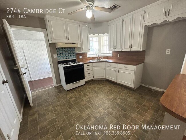 Foto del edificio - 2744 Cambridge Ct