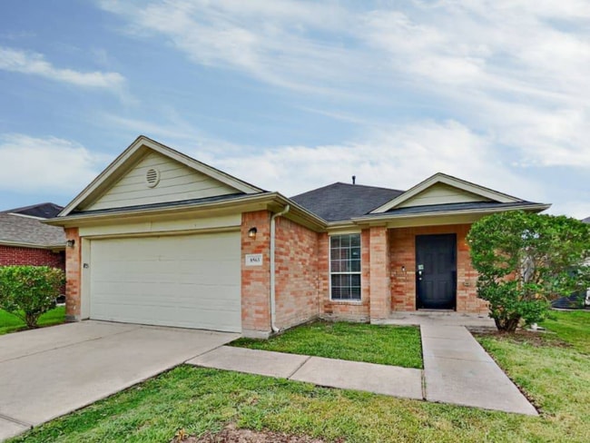 Building Photo - 8563 Chaletford Dr