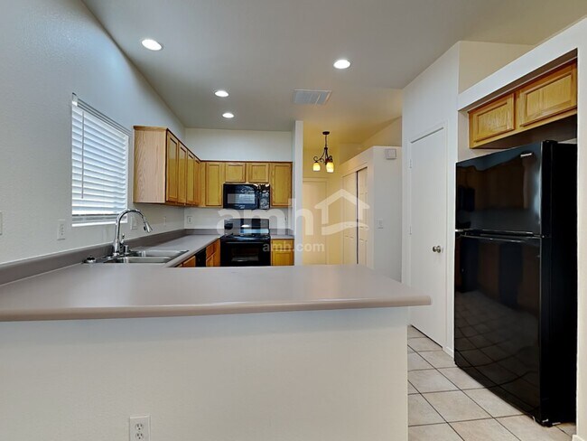 Building Photo - 1750 W Union Hills Dr