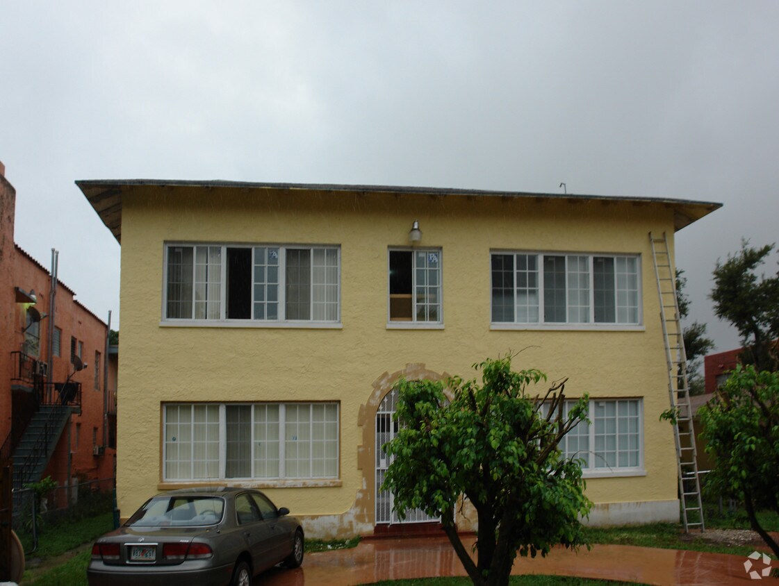 Foto del edificio - 1818 SW 9th St