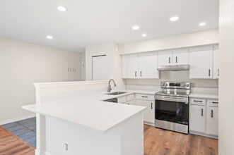 Building Photo - 281 S Zinnia Way