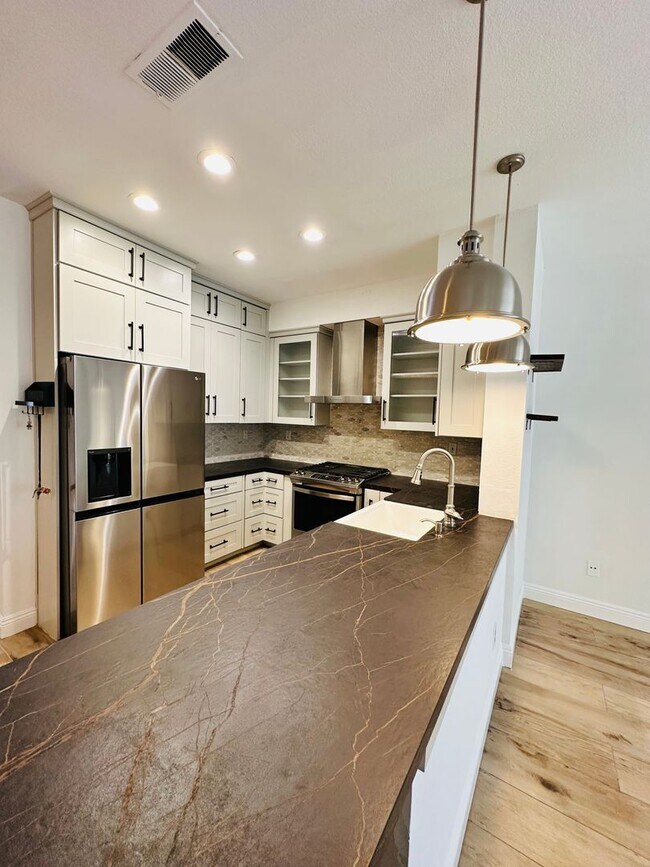 Foto del edificio - Townhome for rent at Cabo Bahia!