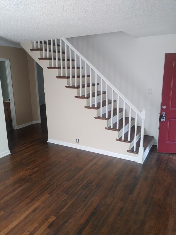 Building Photo - 4201 Dinglewood Ave