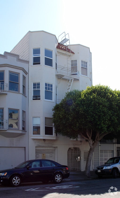 Primary Photo - 636 Octavia St