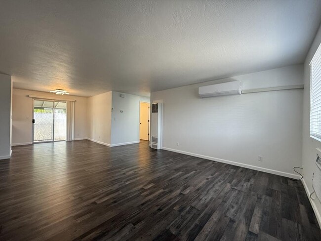 Building Photo - 1608 Leonard Rd