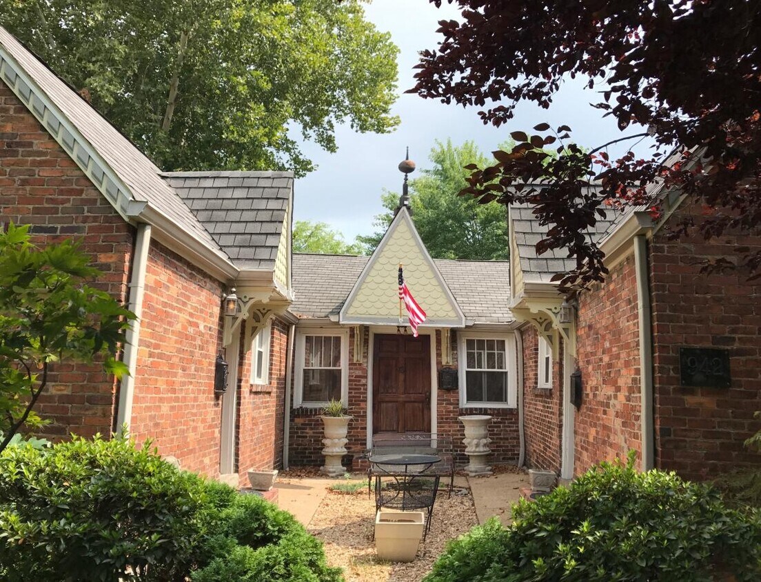 Foto principal - 942 Russell St