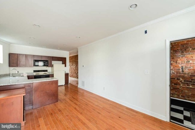 Foto del edificio - 315 E 25th St