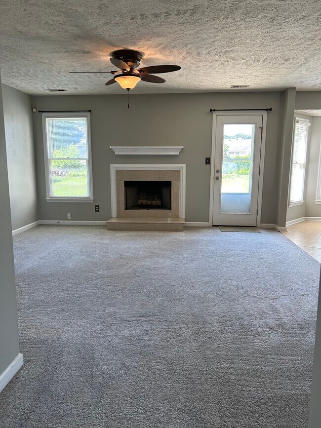 Building Photo - 401 Sparrow Dr