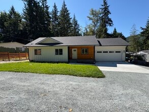 Building Photo - 3019 Hemlock Way