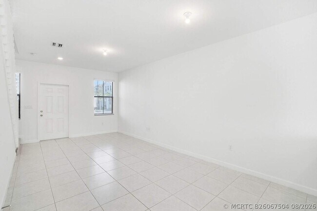 Building Photo - 2839 SW 16th Terrace