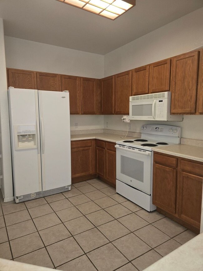 Building Photo - 2 Bedroom 2.5 Bath townhome in Thornton co...