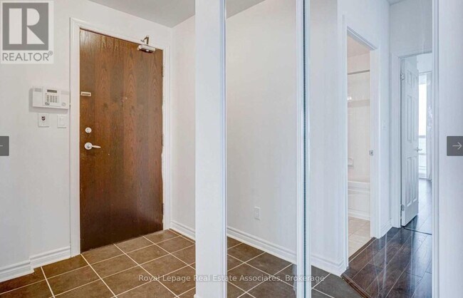 Photo du bâtiment - 3504 Hurontario St