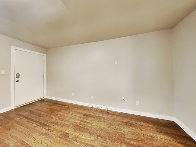 Building Photo - 880 N Highland Ave NE