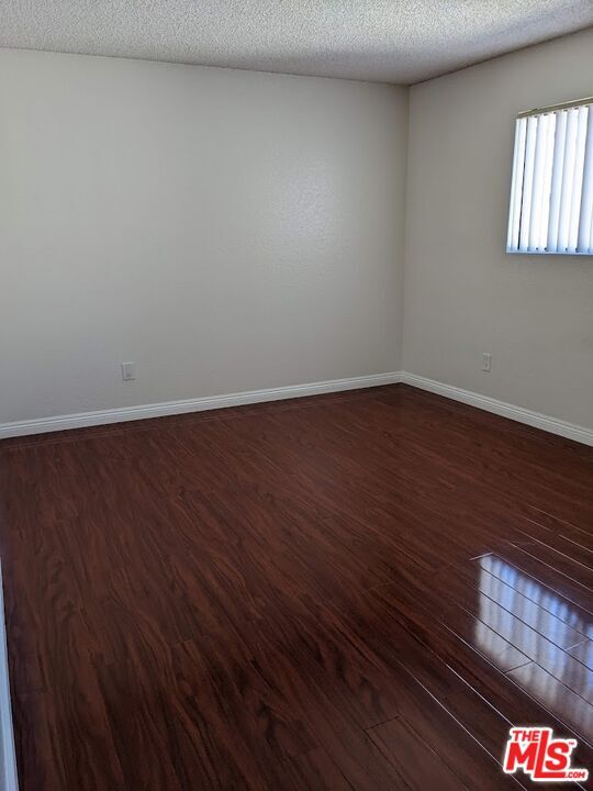 Foto del edificio - 16881 Hoskins Lane