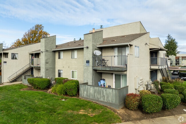 Building Photo - The Henley