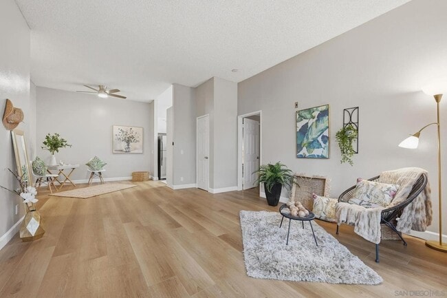 Foto del edificio - 8320 Regents Rd