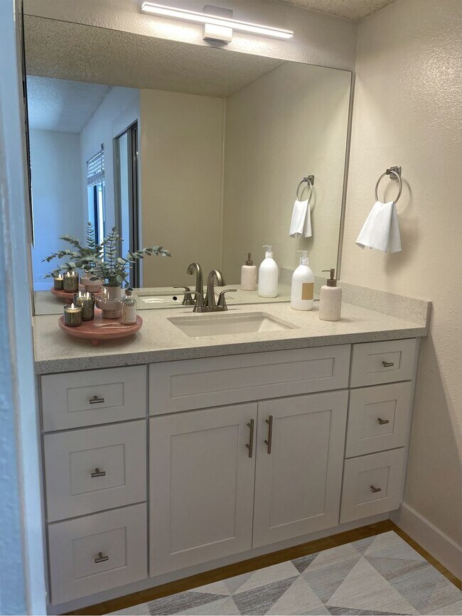 Foto del edificio - Stunning La Jolla Condo with Space, Style, and Sophistication!