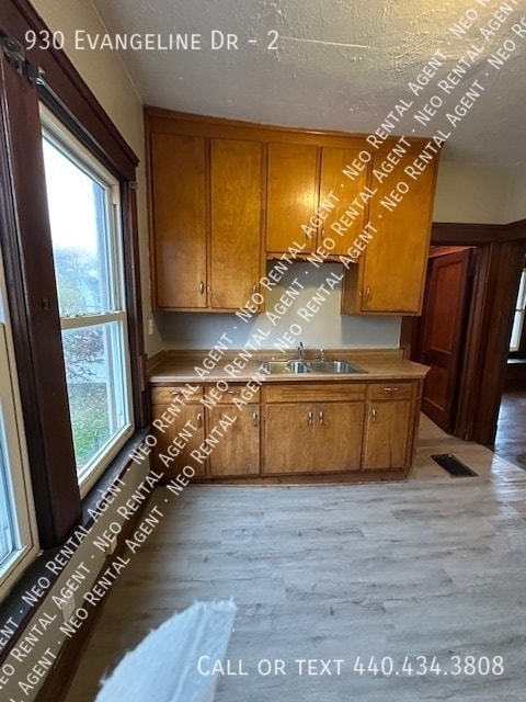 Foto del edificio - 930 Evangeline Rd