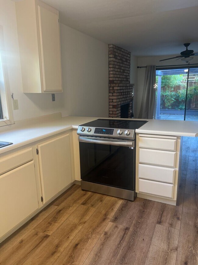 Foto del edificio - Beautiful 3 Bedroom 2 Bath in Great Neighb...