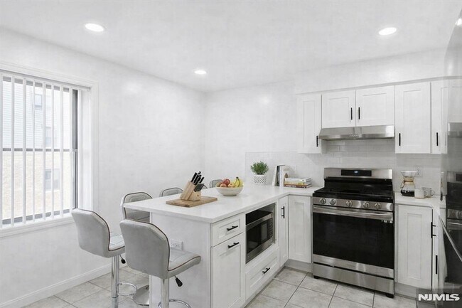 Foto del edificio - 700 Schuyler Ave