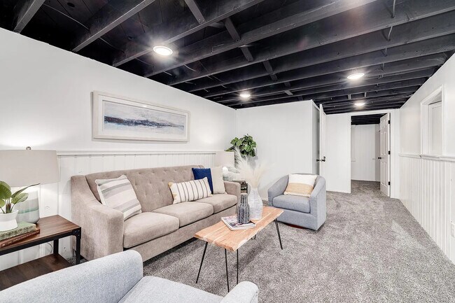 Foto del edificio - 512 63rd Ave NE