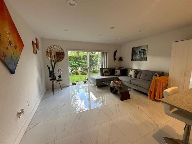Photo - 3052 SW 129th Terrace 114, Miramar, FL 33027 - 5328 House