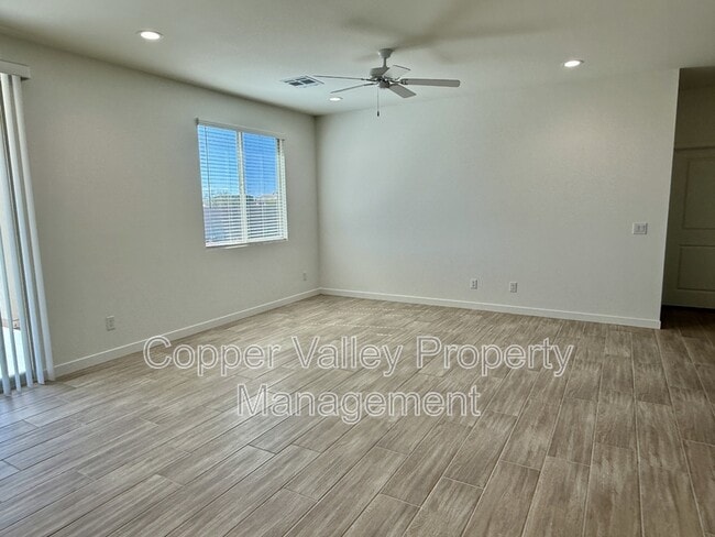 Foto del edificio - 40516 N 3rd Ave