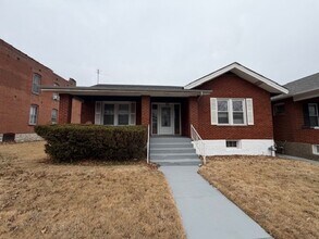 Building Photo - 1025 Hornsby Ave