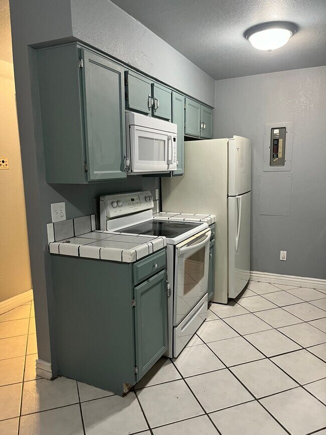 Foto del edificio - Beautiful 1 Bed Condo at Mississippi & 225!